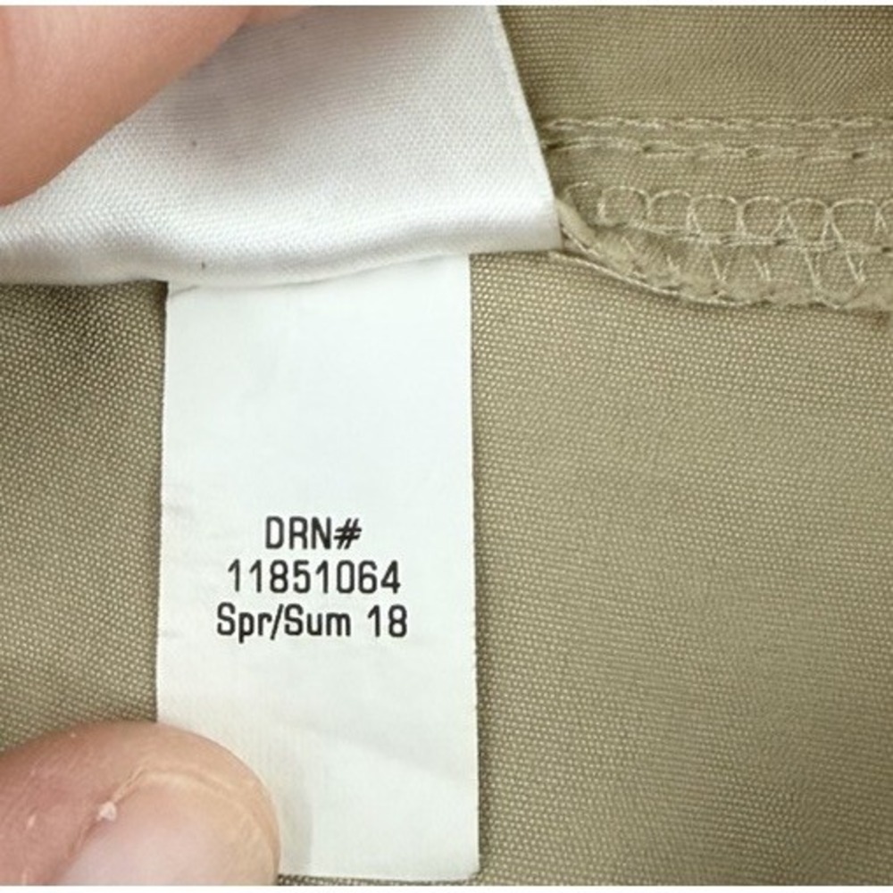 Eddie Bauer Men's First Ascent Cargo Shorts, Size 34, Khaki, 12" Inseam - Picture 8 of 9